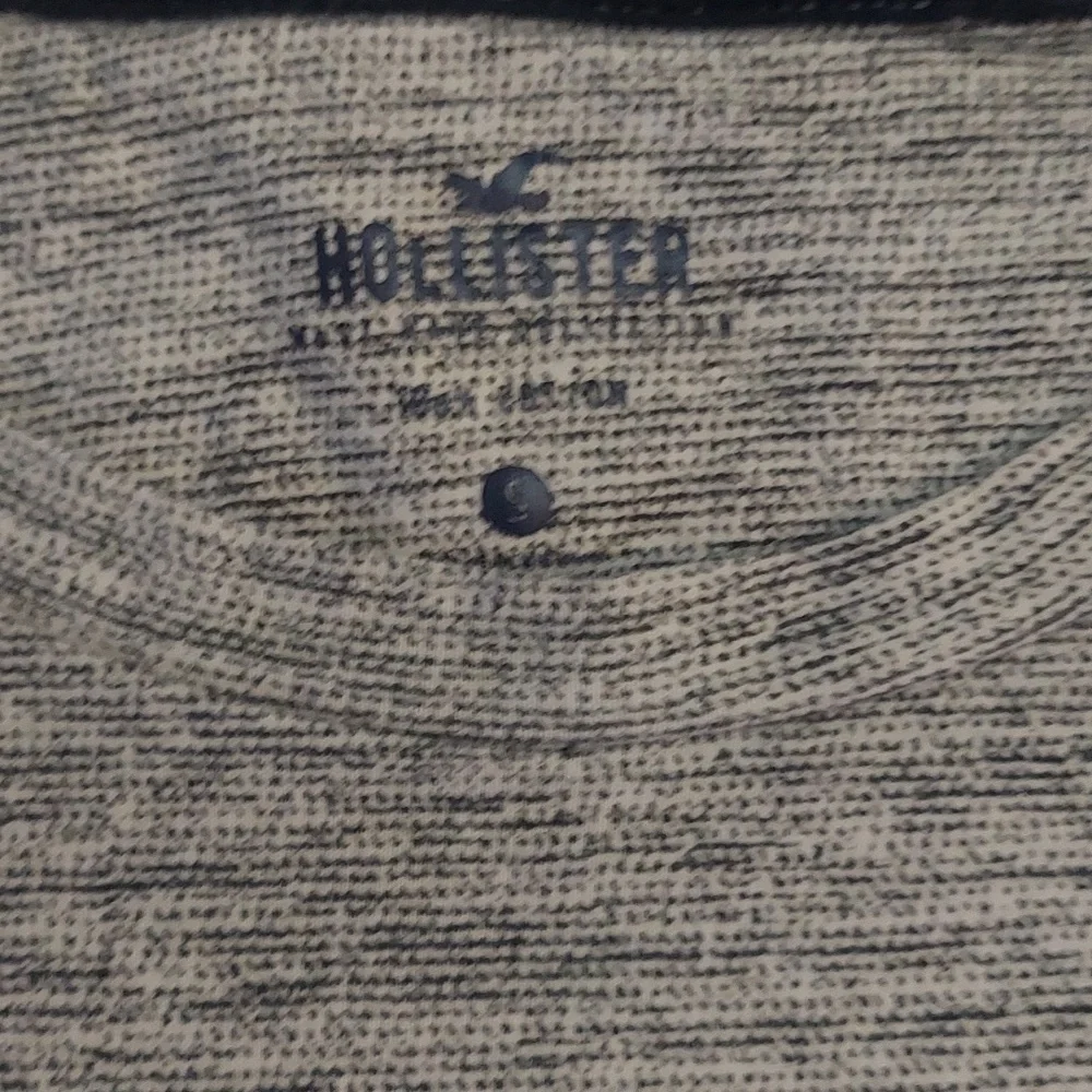 Hollister Mens Gray/Black Must Have Collection Cotton T Shirt SZ S